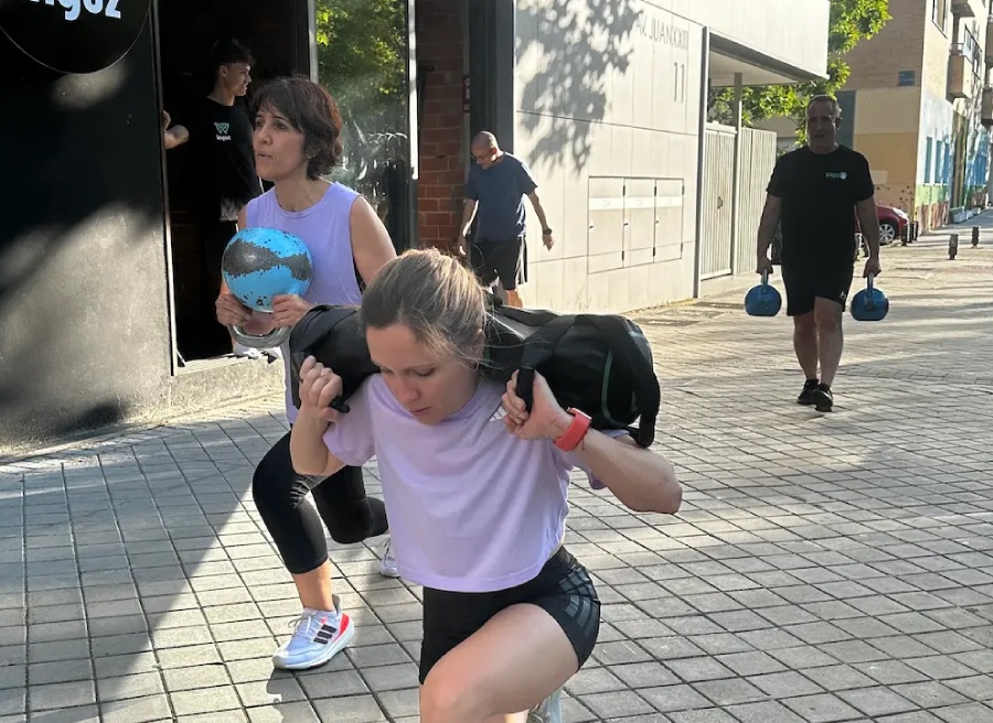 personas practicando entrenamiento endurance leganes