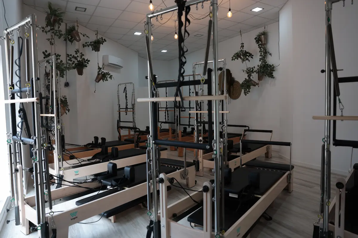 Sala con camas reformer en Inguz Vallecas