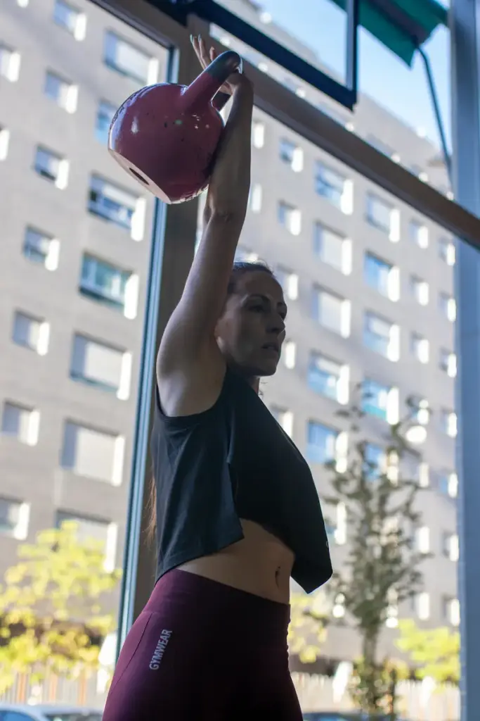mujer entrenando funcional